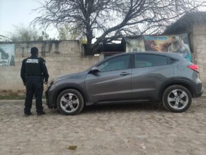 Policías de Colón Recuperan en Ajuchitlán Vehículo con Reporte de Robo Violento en Guanajuato