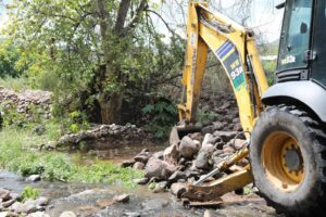 Realiza Administración Municipal de Gaspar Trueba Trabajos de Desazolve en Afluentes